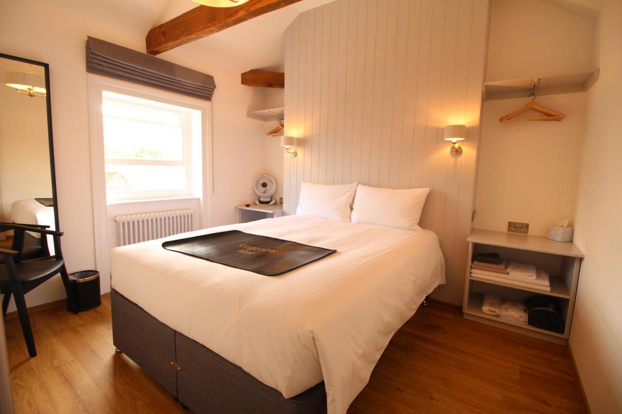 Number 8 Hotell Canterbury Exteriör bild