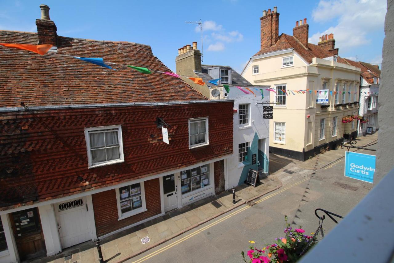 Number 8 Hotell Canterbury Exteriör bild